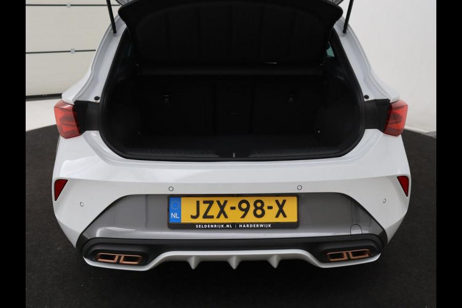 CUPRA Leon 1.5 e-Hybrid Business | Stoelverwarming | Adaptive cruise | Camera | Carplay | Memory | Half leder | Navigatie | Keyless | Sportstoelen | Full LED | Sfeerverlichting | PHEV | Plug In
