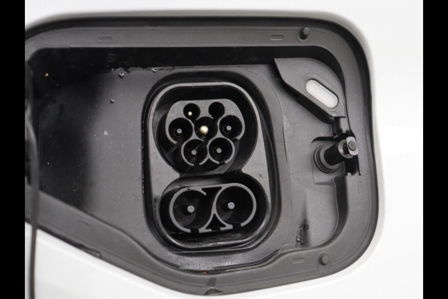 CUPRA Leon 1.5 e-Hybrid Business | Stoelverwarming | Adaptive cruise | Camera | Carplay | Memory | Half leder | Navigatie | Keyless | Sportstoelen | Full LED | Sfeerverlichting | PHEV | Plug In