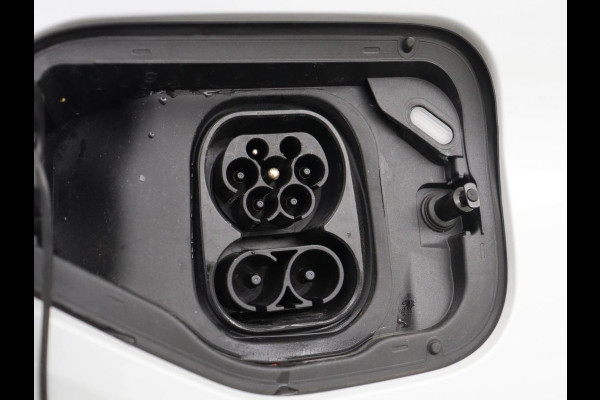 CUPRA Leon 1.5 e-Hybrid Business | Stoelverwarming | Adaptive cruise | Camera | Carplay | Memory | Half leder | Navigatie | Keyless | Sportstoelen | Full LED | Sfeerverlichting | PHEV | Plug In