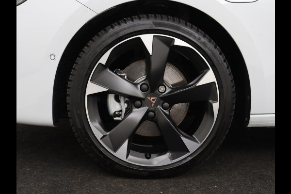 CUPRA Leon 1.5 e-Hybrid Business | Stoelverwarming | Adaptive cruise | Camera | Carplay | Memory | Half leder | Navigatie | Keyless | Sportstoelen | Full LED | Sfeerverlichting | PHEV | Plug In