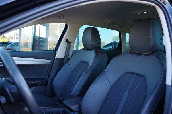 CUPRA Formentor 1.4 e-Hybrid 204 PK Adrenaline PHEV, 19" LM, Carplay, Winterpakket, Adap. Cruise Control