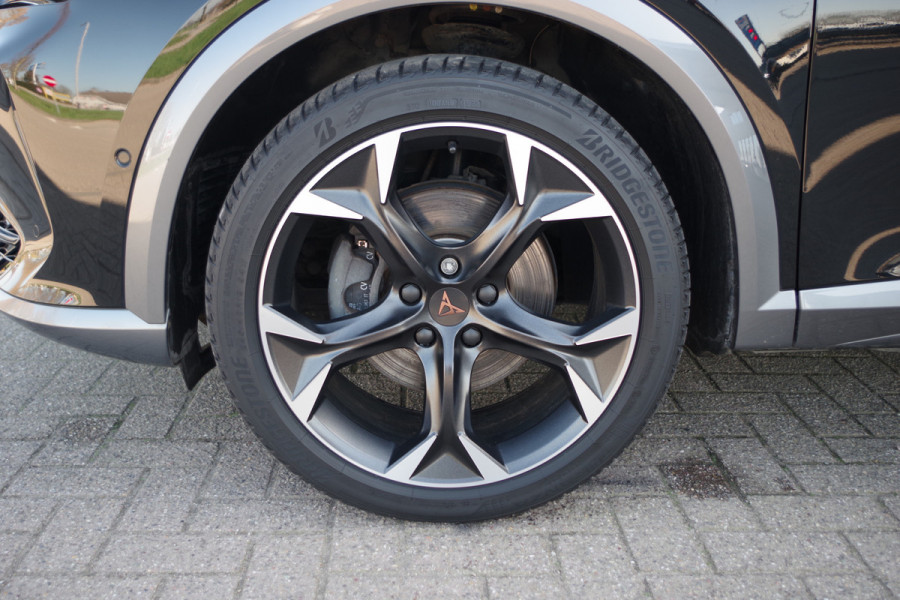 CUPRA Formentor 1.4 e-Hybrid 204 PK Adrenaline PHEV, 19" LM, Carplay, Winterpakket, Adap. Cruise Control