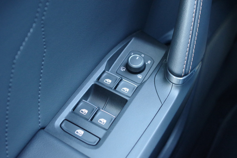 CUPRA Formentor 1.4 e-Hybrid 204 PK Adrenaline PHEV, 19" LM, Carplay, Winterpakket, Adap. Cruise Control