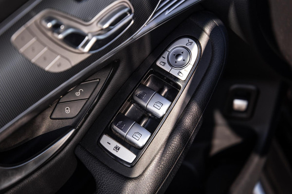 Mercedes-Benz EQC 400 4MATIC Luxury Line 80 kWh CAMERA / MEMMORY / STOELVERWARMING / LEER / DEALER ONDERHOUDEN