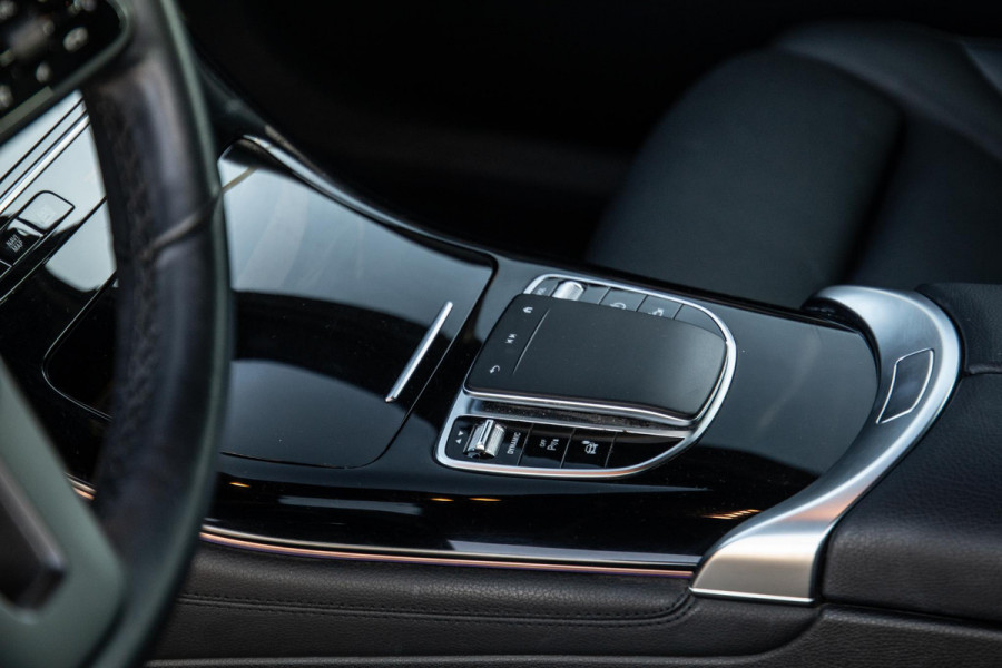 Mercedes-Benz EQC 400 4MATIC Luxury Line 80 kWh CAMERA / MEMMORY / STOELVERWARMING / LEER / DEALER ONDERHOUDEN