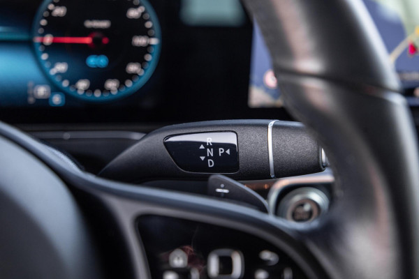 Mercedes-Benz EQC 400 4MATIC Luxury Line 80 kWh CAMERA / MEMMORY / STOELVERWARMING / LEER / DEALER ONDERHOUDEN