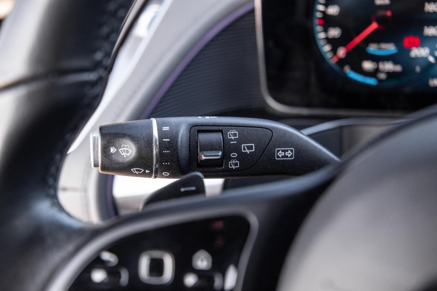 Mercedes-Benz EQC 400 4MATIC Luxury Line 80 kWh CAMERA / MEMMORY / STOELVERWARMING / LEER / DEALER ONDERHOUDEN