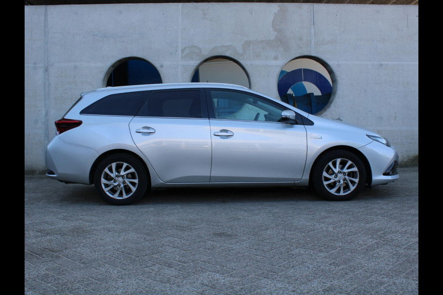 Toyota Auris Touring Sports 1.8 Hybrid Energy Plus | AIRCO | 12 MAANDEN BOVAG GARANTIE |
