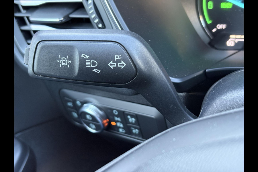 Ford Kuga 2.5 PHEV Titanium X | Winterpakket | BLIS | Elektrische achterklep | Trekhaak |