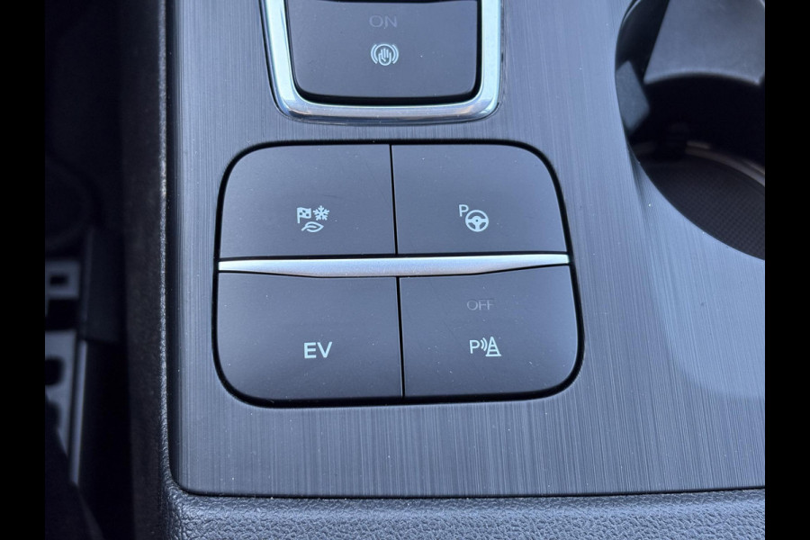 Ford Kuga 2.5 PHEV Titanium X | Winterpakket | BLIS | Elektrische achterklep | Trekhaak |