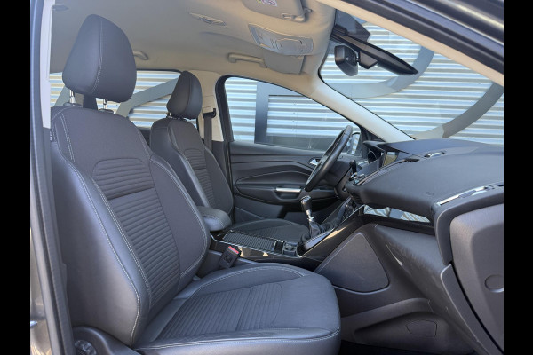 Ford Kuga 1.5 EcoBoost Titanium 1e Eigenaar|Navi|Camera|Trekhaak|PDC V+A|Stoelverwarming|Sony Sound System|Clima|Cruise|Nieuwe APK bij Aflevering