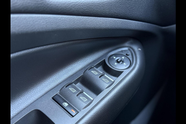 Ford Kuga 1.5 EcoBoost Titanium 1e Eigenaar|Navi|Camera|Trekhaak|PDC V+A|Stoelverwarming|Sony Sound System|Clima|Cruise|Nieuwe APK bij Aflevering