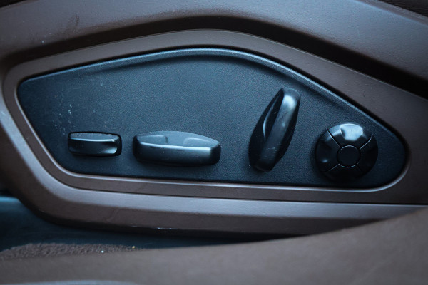 Porsche Taycan Turbo 93 kWh | PASSENGER DISPLAY | ADAPTIVE CRUISE | STOELVERWAMING & VERKOELING | 360 CAMERA | BOSE AUDIO |