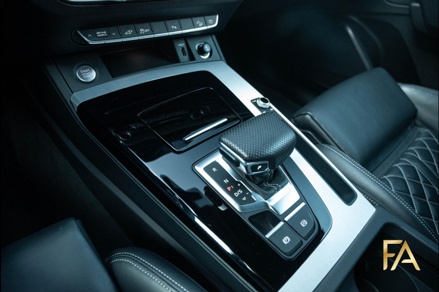 Audi Q5 55 TFSI e S edition Competition Panodak|Ruitleder|367PK|Sfeer
