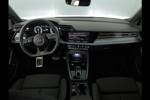 Audi A3 Sportback 40 TFSI e S edition 240 pk S-tronic | Verlengde garantie | Navigatie | Parkeersensoren (Park assist) | Achteruitrijcamera | Stoelverwarming | S-Line |