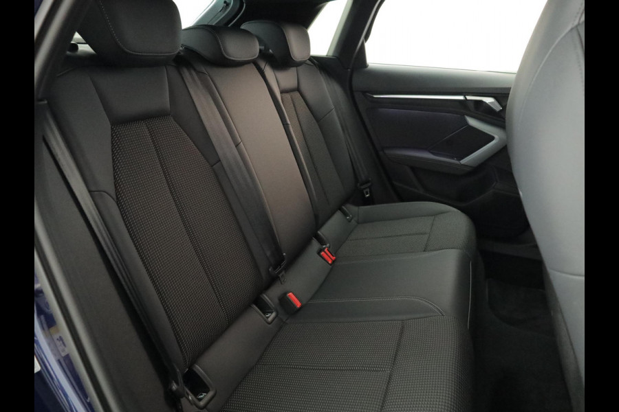 Audi A3 Sportback 40 TFSI e S edition 240 pk S-tronic | Verlengde garantie | Navigatie | Parkeersensoren (Park assist) | Achteruitrijcamera | Stoelverwarming | S-Line |