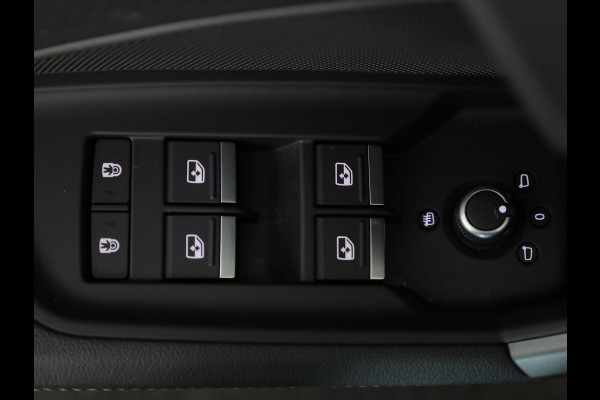 Audi A3 Sportback 40 TFSI e S edition 240 pk S-tronic | Verlengde garantie | Navigatie | Parkeersensoren (Park assist) | Achteruitrijcamera | Stoelverwarming | S-Line |