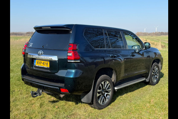 Toyota Land Cruiser 150 2.8 D-4D-F Professional Window Van