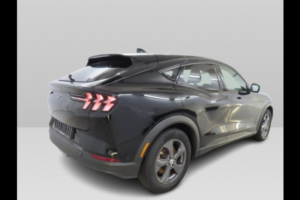 Ford Mustang Mach-E RWD 75 kWh [ 3-Fase ] {SOH-87%] (INCL.BTW) *LEATHER | FULL-LED | DAB | DIGI-COCKPIT | KEYLESS | NAVI-FULLMAP | CARPLAY | HEATED-COMFORTSEATS | TOPVIEW | ADAPTIVE-CRUISE | PRIVACY-GLASS | 18'' ALU*