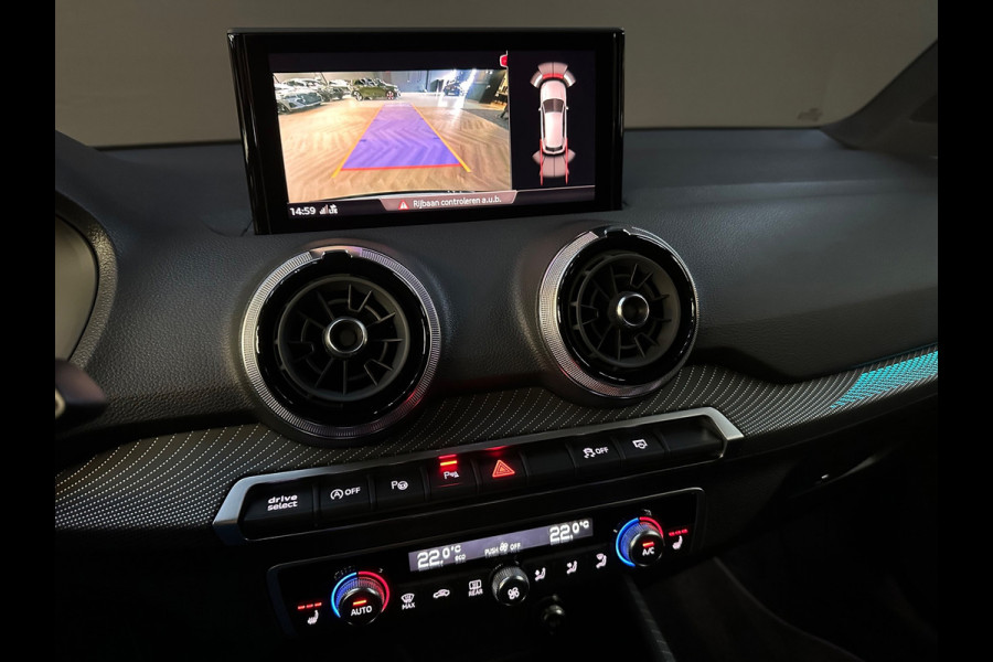 Audi Q2 35 TFSI S Line. Pano - Matrix - Ambiance - B&O - ACC