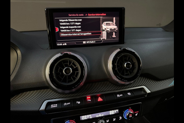 Audi Q2 35 TFSI S Line. Pano - Matrix - Ambiance - B&O - ACC