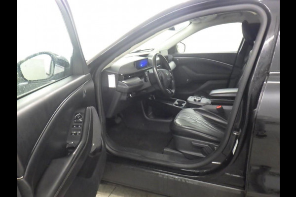 Ford Mustang Mach-E RWD 75 kWh [ 3-Fase ] {SOH-88%} (INCL.BTW) *LEATHER | FULL-LED | DAB | DIGI-COCKPIT | KEYLESS | NAVI-FULLMAP | CARPLAY | HEATED-COMFORTSEATS | TOPVIEW | ADAPTIVE-CRUISE | PRIVACY-GLASS | 18'' ALU*