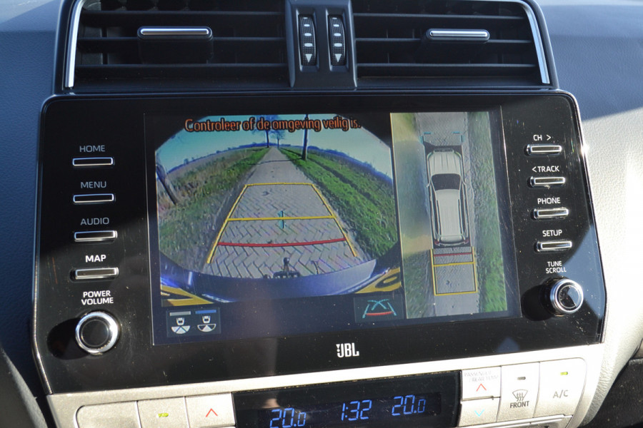 Toyota Land Cruiser 150 2.8 D-4D-F Executive Window Van