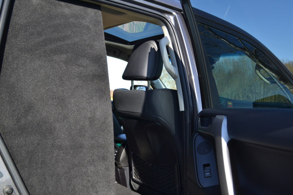 Toyota Land Cruiser 150 2.8 D-4D-F Executive Window Van