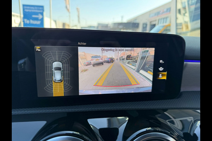 Mercedes-Benz A-Klasse 180 Business Solution AMG Pano,sfeerverlichting