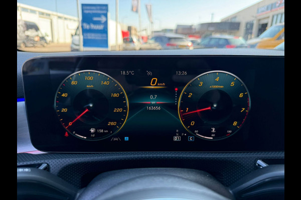 Mercedes-Benz A-Klasse 180 Business Solution AMG Pano,sfeerverlichting