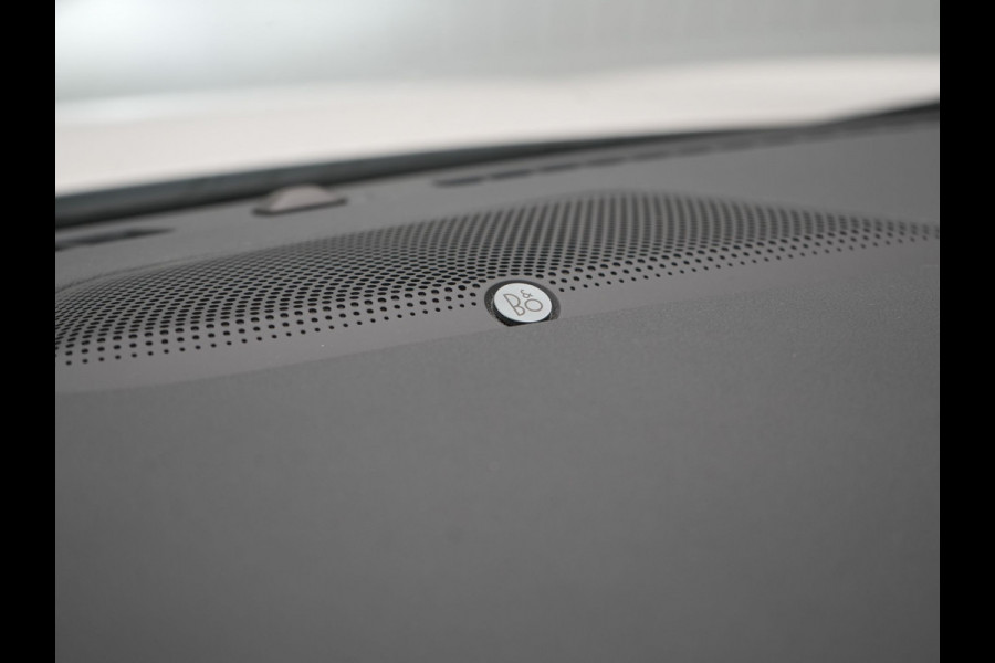 Ford Kuga 2.5 ST-Line PHEV 225pk Dealer O.H. | Panodak | Adaptive Cruise | 360 Camera | Bang & Olufsen Audio | Apple Carplay | LED Koplampen | Virtual | Navigatie | DAB | Plug In Hybrid |