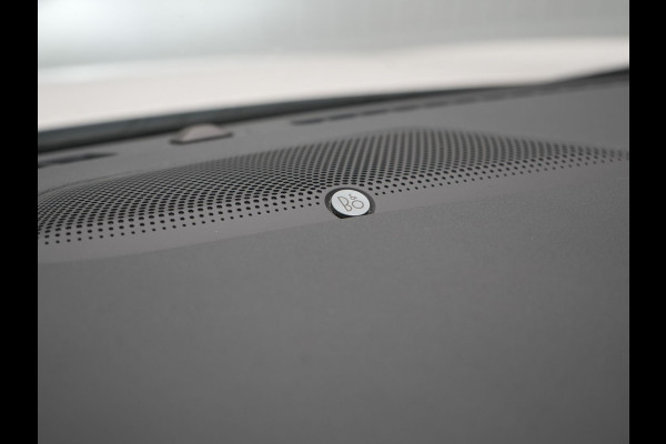 Ford Kuga 2.5 ST-Line PHEV 225pk Dealer O.H. | Panodak | Adaptive Cruise | 360 Camera | Bang & Olufsen Audio | Apple Carplay | LED Koplampen | Virtual | Navigatie | DAB | Plug In Hybrid |