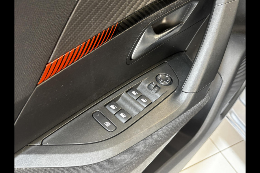 Peugeot 2008 1.2 PureTech Active Navigatie | Cruise control | Android auto / Apple carplay | Parkeersensoren achter