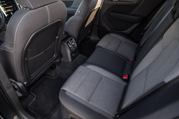 Volvo XC40 1.5 T4 Recharge Inscription CARPLAY / CRUISE CONTROLE / DEALER ONDERHOUDEN / CAMERA