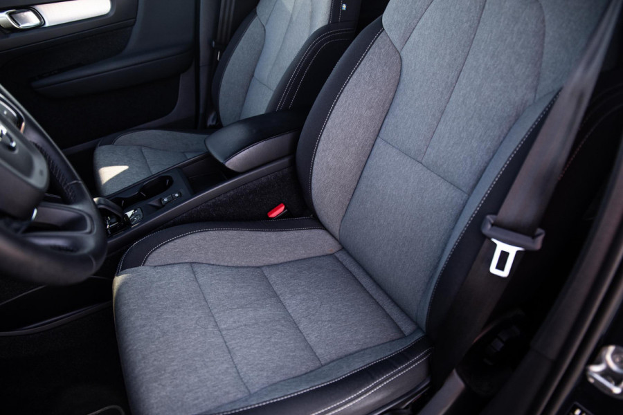 Volvo XC40 1.5 T4 Recharge Inscription CARPLAY / CRUISE CONTROLE / DEALER ONDERHOUDEN / CAMERA