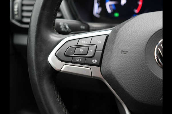 Volkswagen T-Cross 1.0 TSI R-Line 116pk DSG | Adaptive Cruise | Apple Carplay | Voorstoelen Verwarmd | Blis | Virtual Cockpit | Navigatie | DAB |