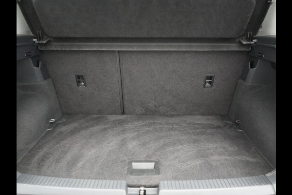 Volkswagen T-Cross 1.0 TSI R-Line 116pk DSG | Adaptive Cruise | Apple Carplay | Voorstoelen Verwarmd | Blis | Virtual Cockpit | Navigatie | DAB |