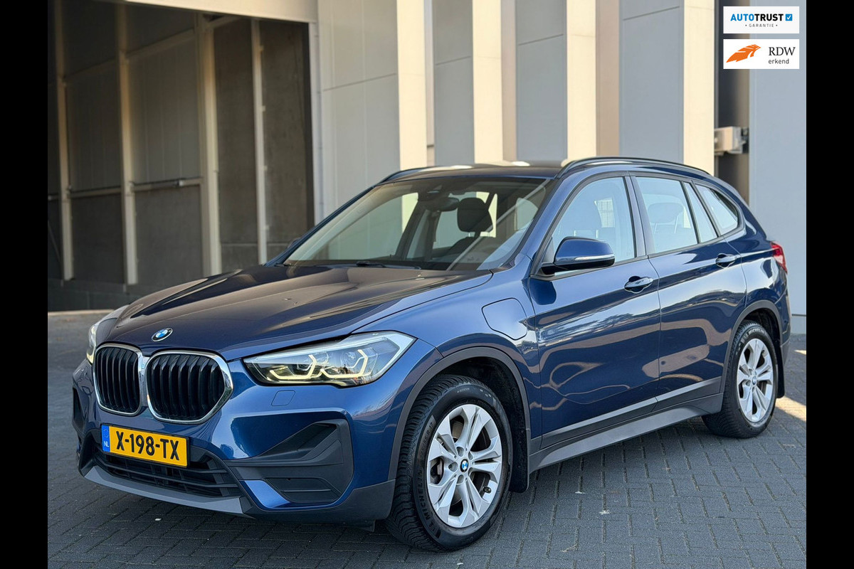 BMW X1 XDrive25e AUTOMAAT Executive, electrisch bedienbare achterklep,dab,stoelverwarming, led verlichting