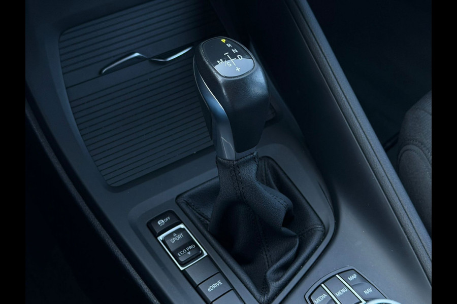 BMW X1 XDrive25e AUTOMAAT Executive, electrisch bedienbare achterklep,dab,stoelverwarming, led verlichting