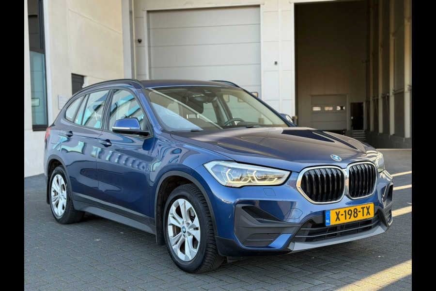 BMW X1 XDrive25e AUTOMAAT Executive, electrisch bedienbare achterklep,dab,stoelverwarming, led verlichting