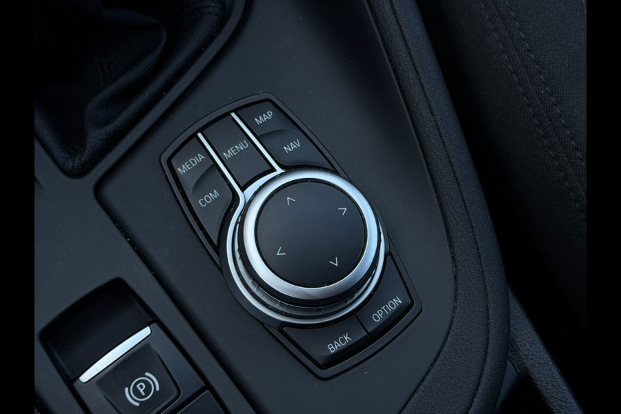 BMW X1 XDrive25e AUTOMAAT Executive, electrisch bedienbare achterklep,dab,stoelverwarming, led verlichting