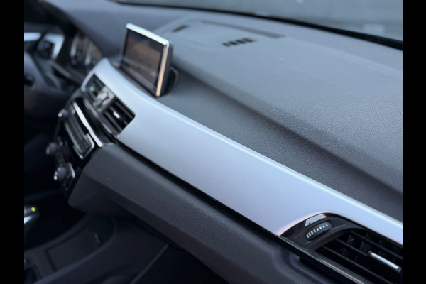 BMW X1 XDrive25e AUTOMAAT Executive, electrisch bedienbare achterklep,dab,stoelverwarming, led verlichting