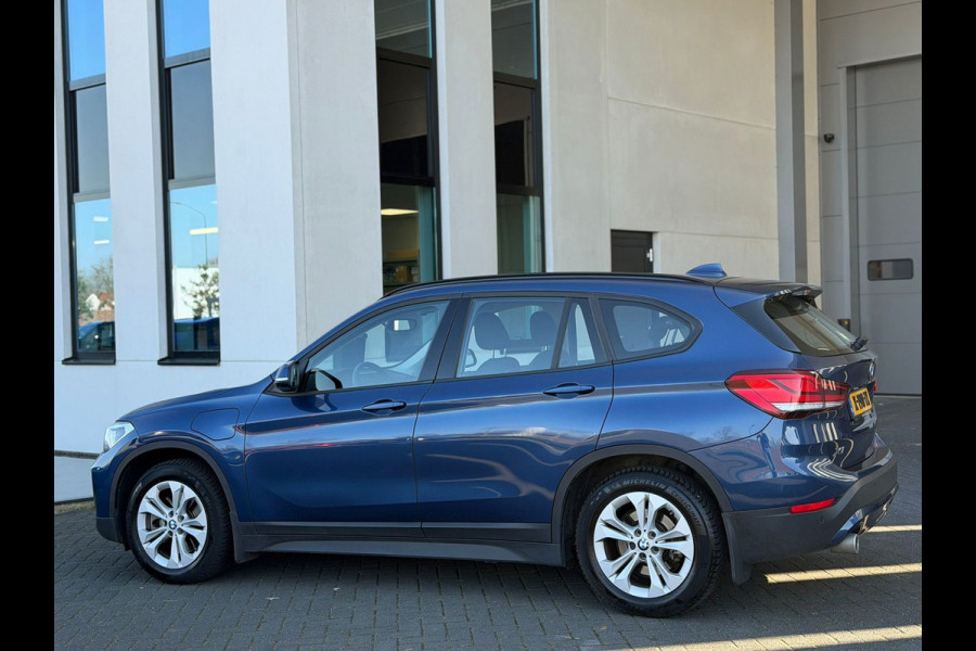BMW X1 XDrive25e AUTOMAAT Executive, electrisch bedienbare achterklep,dab,stoelverwarming, led verlichting