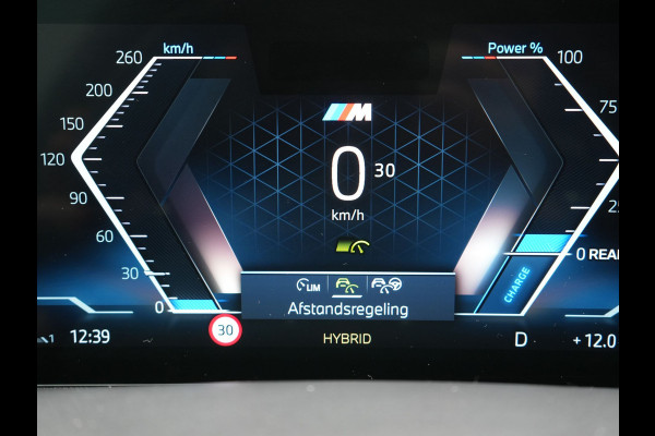 BMW X5 xDrive50e M Sport PHEV 490pk Dealer O.H. | Panodak | Luchtvering | Adaptive Cruise | Head Up | 360 Camera | Harman / Kardon | Lederen Sportstoelen Memory & Verwarmd | Sfeerverlichting | Apple Carplay | Keyless | Blis | 20"L.M | Plug