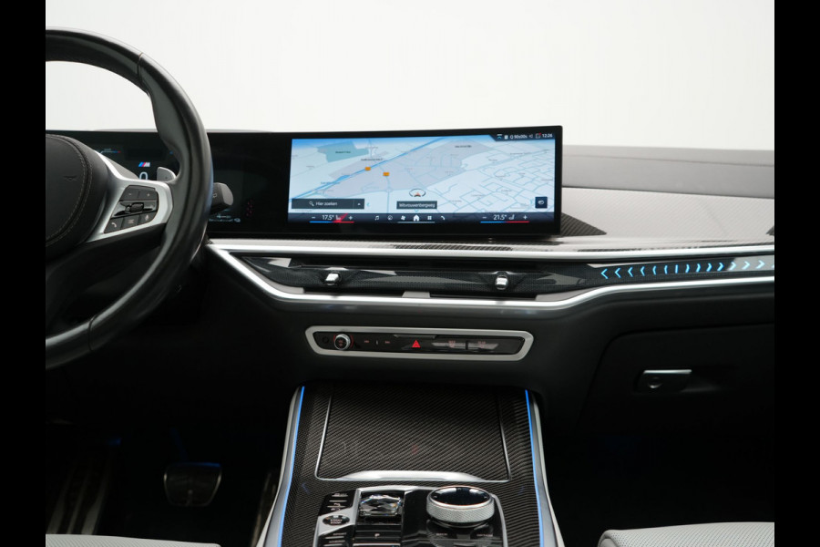 BMW X5 xDrive50e M Sport PHEV 490pk Dealer O.H. | Panodak | Luchtvering | Adaptive Cruise | Head Up | 360 Camera | Harman / Kardon | Lederen Sportstoelen Memory & Verwarmd | Sfeerverlichting | Apple Carplay | Keyless | Blis | 20"L.M | Plug