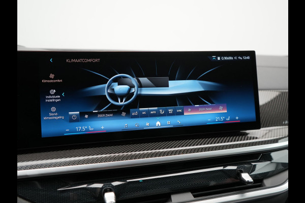 BMW X5 xDrive50e M Sport PHEV 490pk Dealer O.H. | Panodak | Luchtvering | Adaptive Cruise | Head Up | 360 Camera | Harman / Kardon | Lederen Sportstoelen Memory & Verwarmd | Sfeerverlichting | Apple Carplay | Keyless | Blis | 20"L.M | Plug