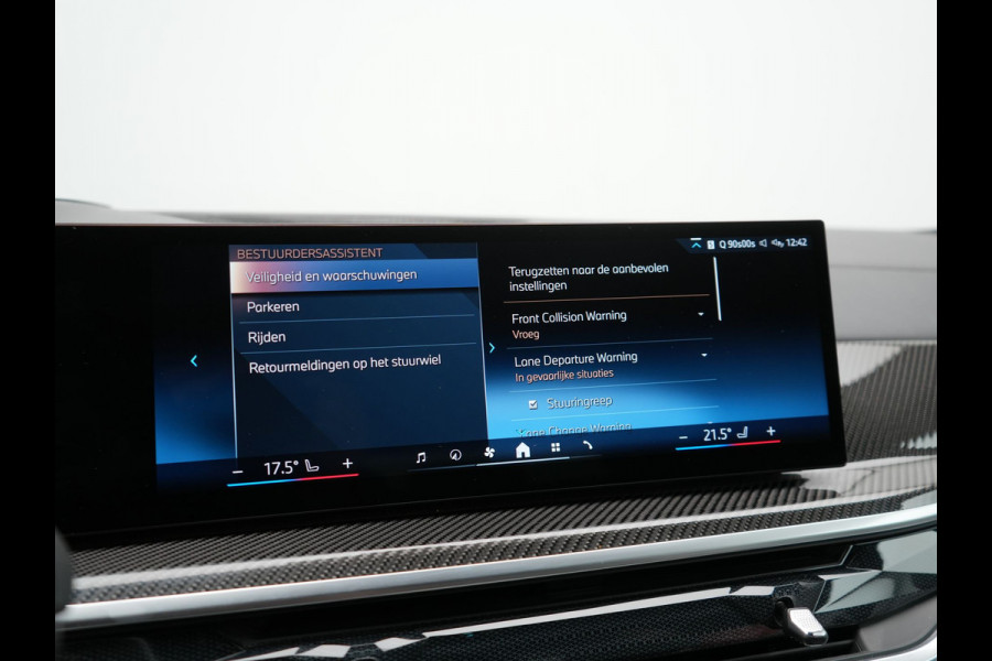 BMW X5 xDrive50e M Sport PHEV 490pk Dealer O.H. | Panodak | Luchtvering | Adaptive Cruise | Head Up | 360 Camera | Harman / Kardon | Lederen Sportstoelen Memory & Verwarmd | Sfeerverlichting | Apple Carplay | Keyless | Blis | 20"L.M | Plug