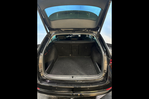 Škoda Octavia Combi 1.0 e-TSI Business Edition Plus Automaat | Navi | Clima | Cruise | HUD | Trekhaak