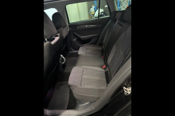Škoda Octavia Combi 1.0 e-TSI Business Edition Plus Automaat | Navi | Clima | Cruise | HUD | Trekhaak