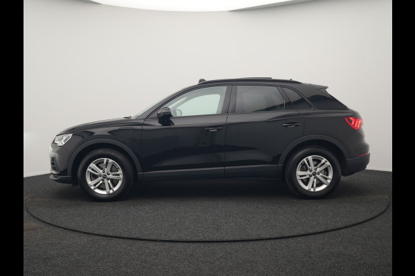 Audi Q3 45 TFSI e PHEV 245pk Dealer O.H. | Trekhaak Af Fabriek | Panodak | Camera | Alcantara Sportstoelen Verwarmd | Apple Carplay | Keyless | Blis | LED Koplampen | Virtual | Navigatie | DAB | Plug In Hybrid |